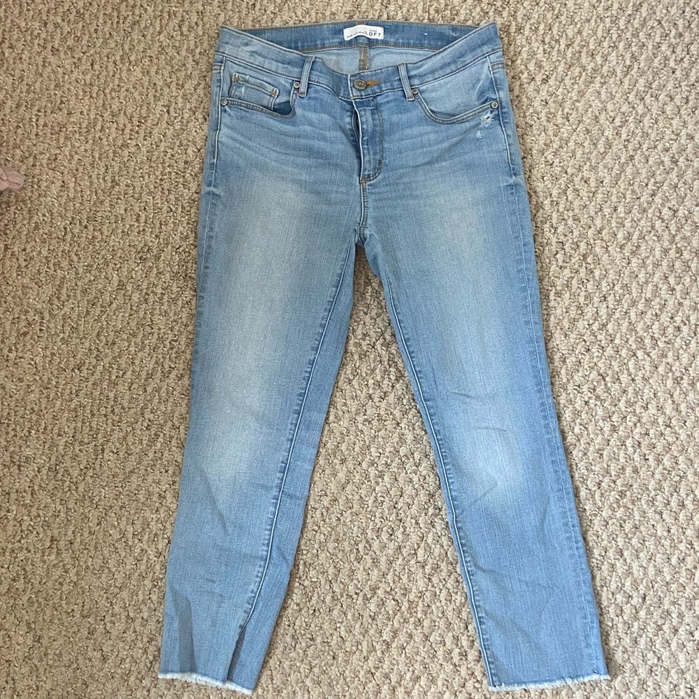 LOFT light wash cropped ankle jeans